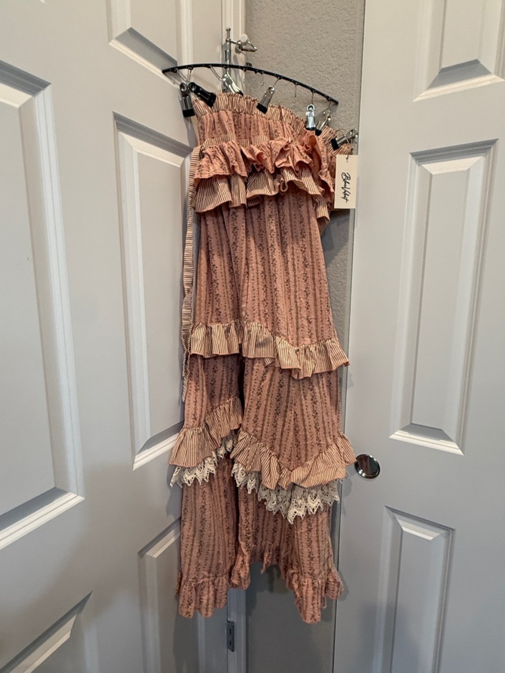 Dusty Rose Ruffled Boho wide leg pants. - Picture 4 of 4